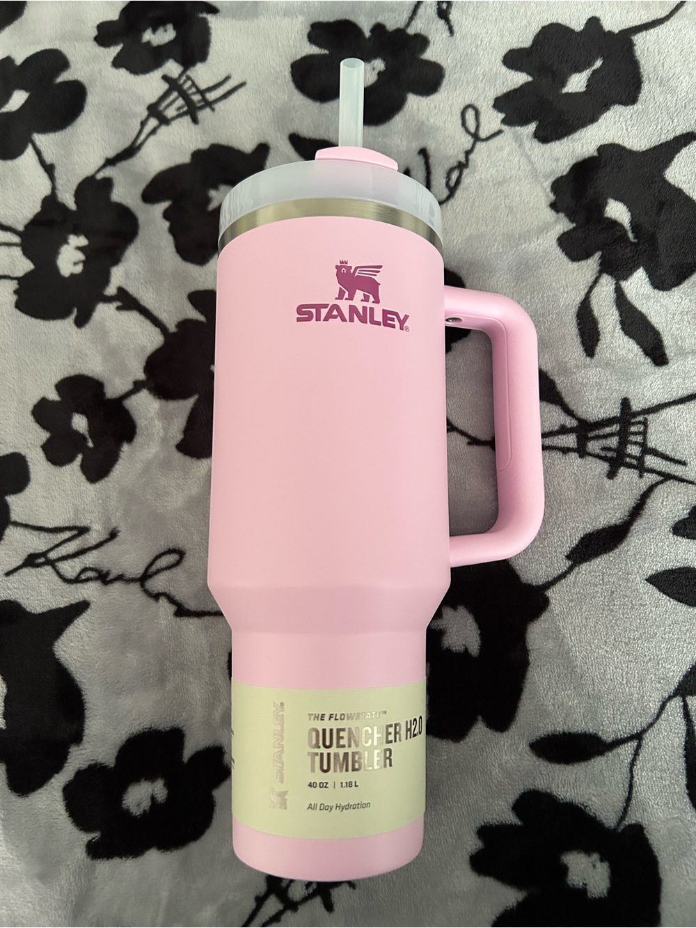 The Quencher H2.0 Flowstate™ Tumbler | 40 OZ Cherry Blossom